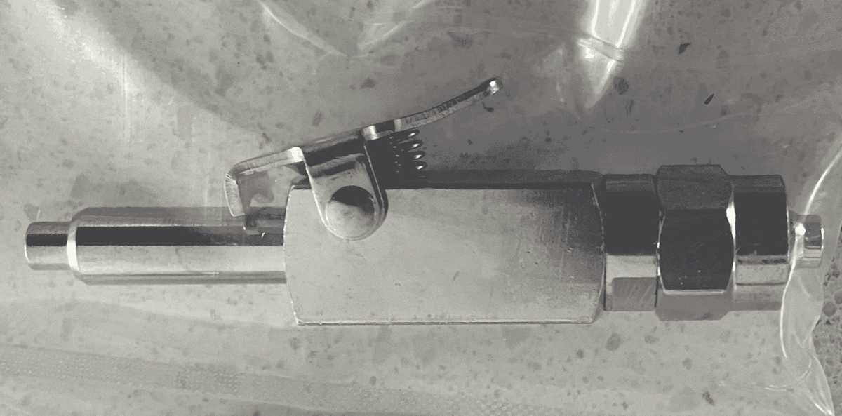 1/4" Male Q.D with shut-off valve